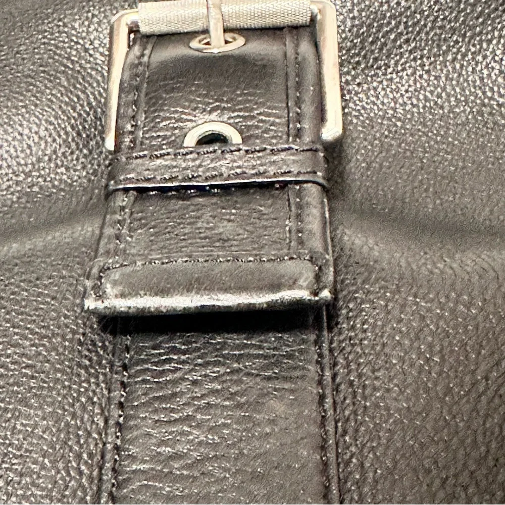Michael Kors Black Hobo Handbag Magnetic Closure Inner Pockets